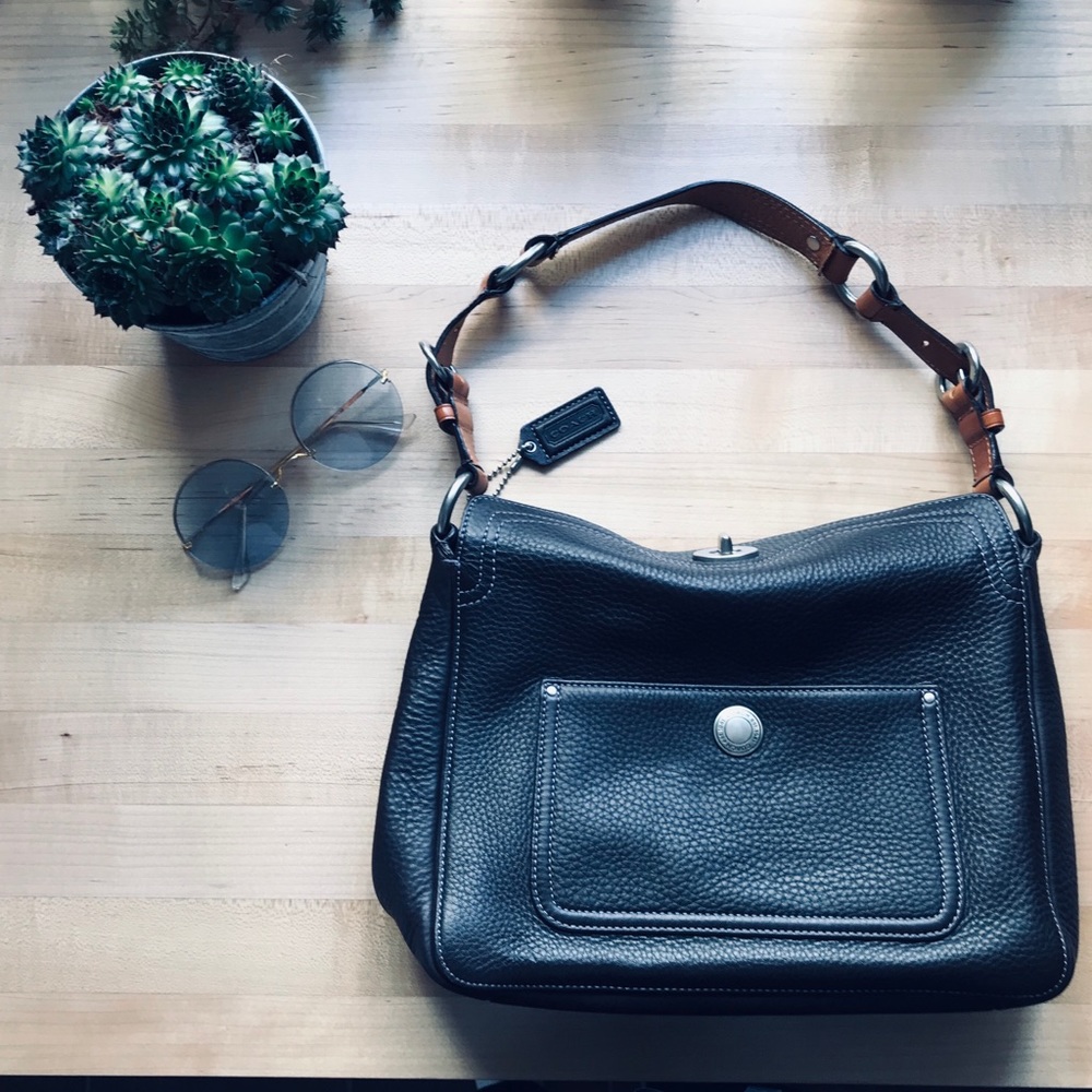 VINTAGE COACH purse. Genuine leather. Excellent!!